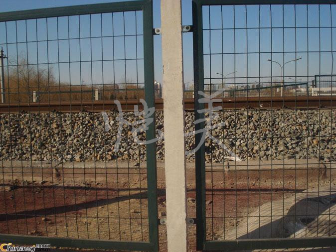 武汉市铁路护栏网厂家武汉 高铁 铁路护栏网 浸塑绿色护栏网 1.8*3.0米护栏网