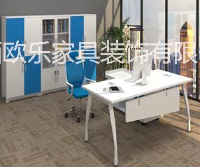 西安办公家具批发供应用于办公室的西安一套老板办公桌