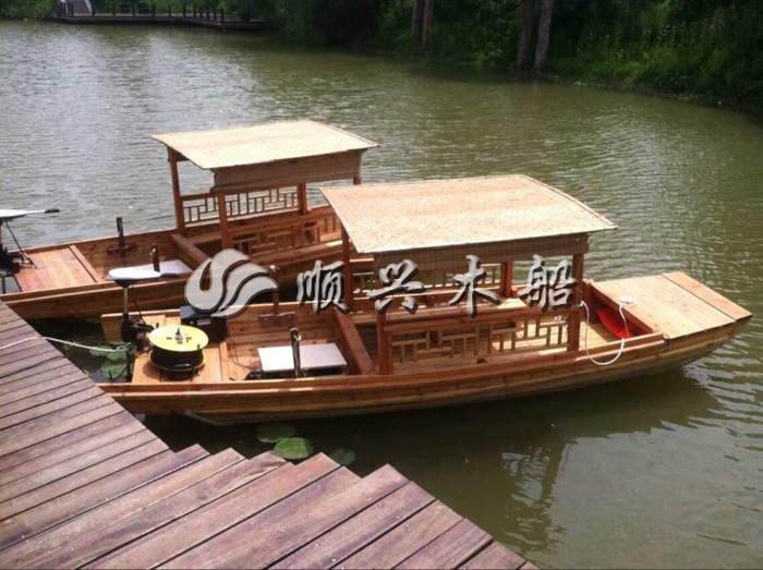兴化市竹泓镇顺兴木船特价出售用于的4-6人座电动摇橹观光木船