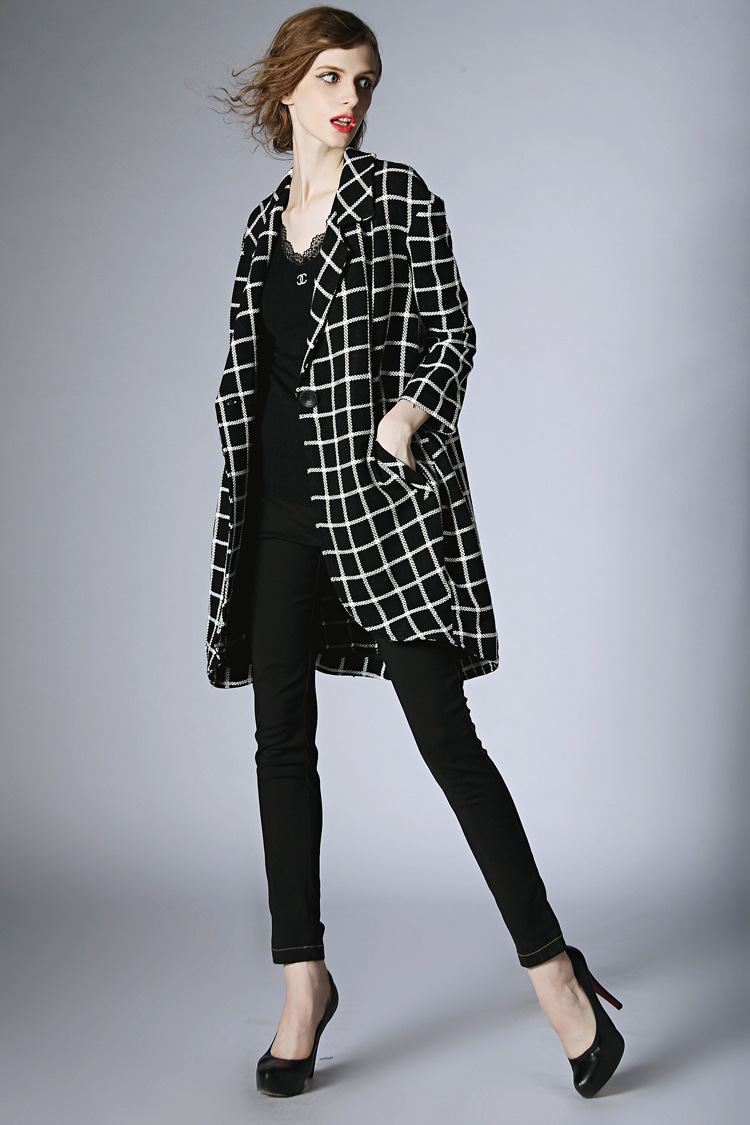欧洲站2015秋冬新款时尚风衣女长袖黑白格纹中长款一粒扣风衣外套