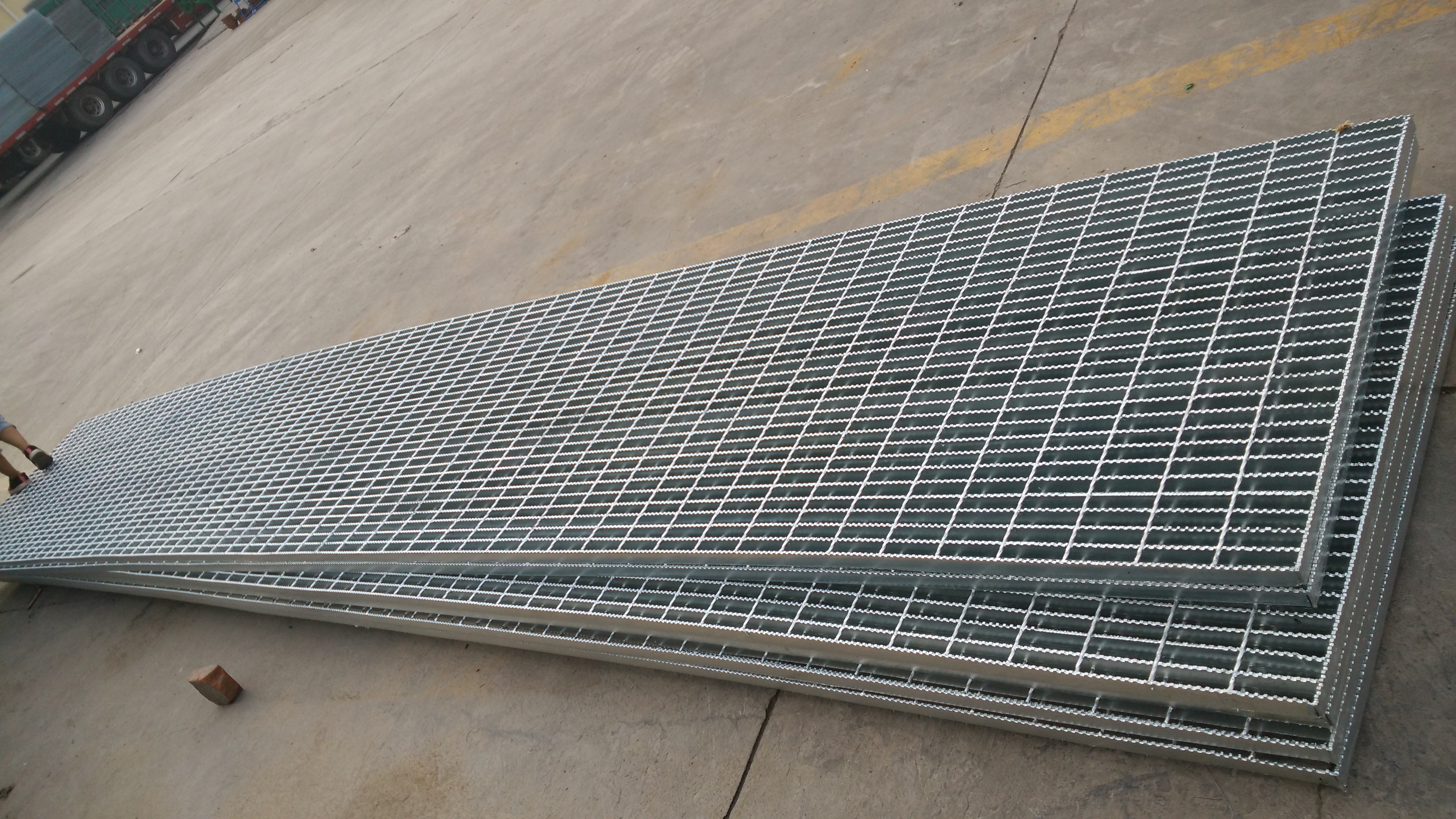 供应安徽亳州楼梯平台镀锌钢格板价格|电厂钢格板|水厂钢格板|镀锌钢格板||玻璃钢格栅板|不锈钢钢格板