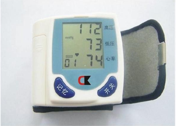 长坤腕式臂式电子血压计CK-101A批发