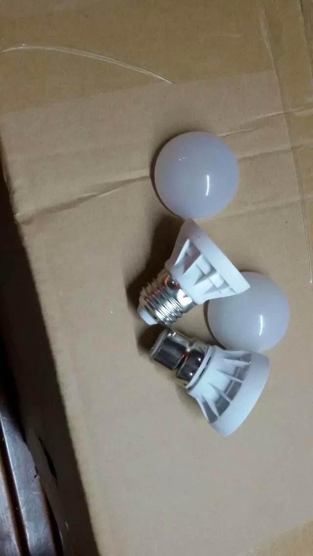 供应江湖地摊LED节能灯0.5瓦批发