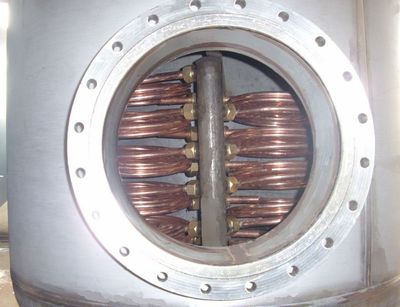 供应辽宁阜新容积式浮动盘管换热器 厂家定做304不锈钢管