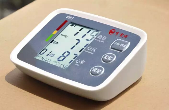 供应臂式电子血压计长坤家用血压计腕式电子血压计全自动电子血压仪图片