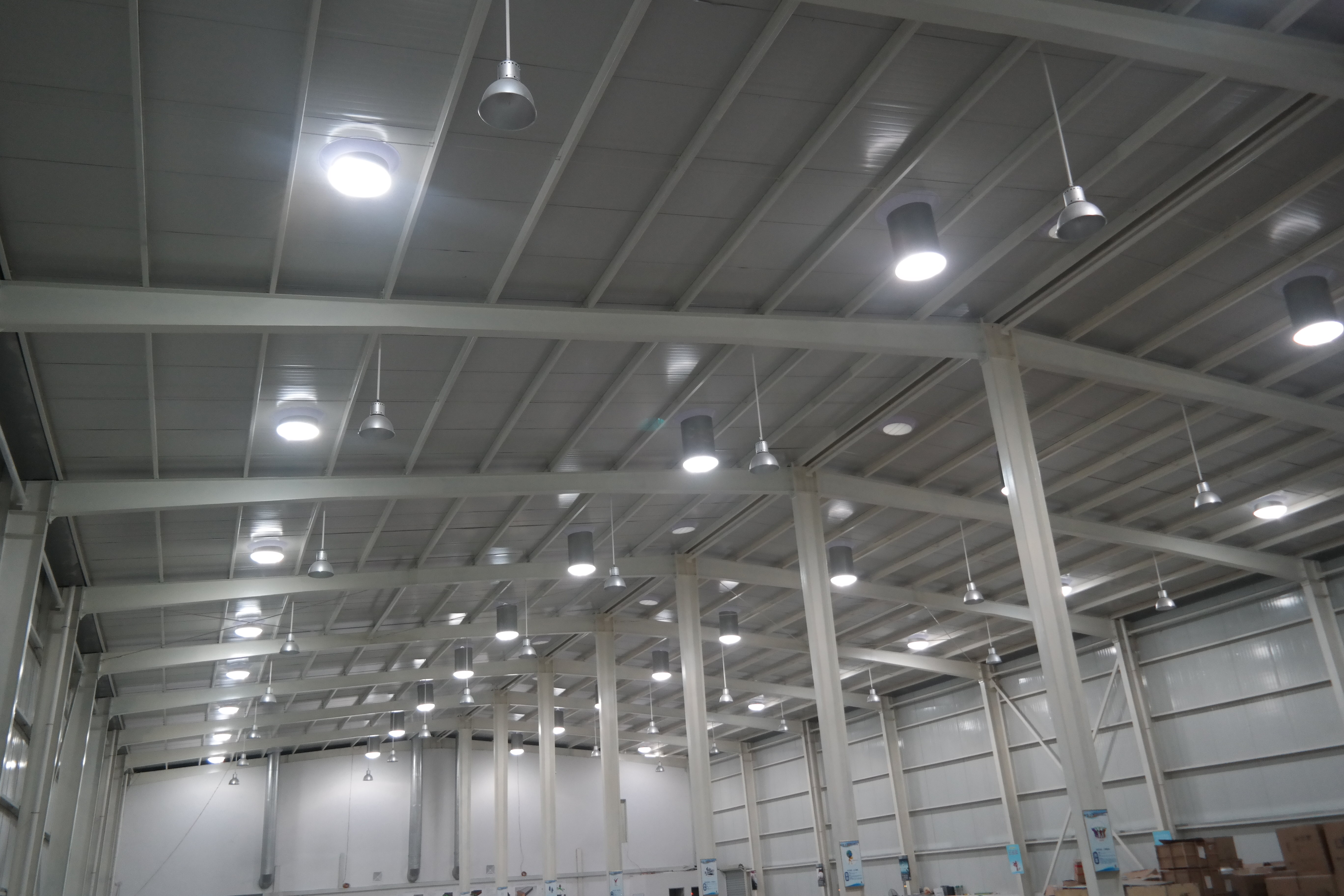供应用于厂房|车库|下层空间的光导照明