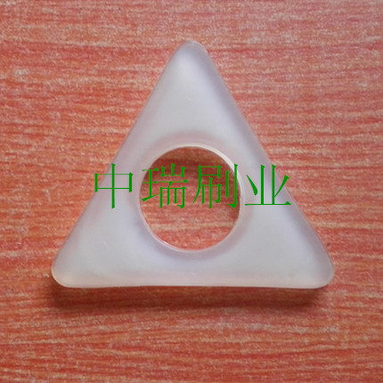 供应用于面粉机退料的聚氨酯大三角圆孔推料块