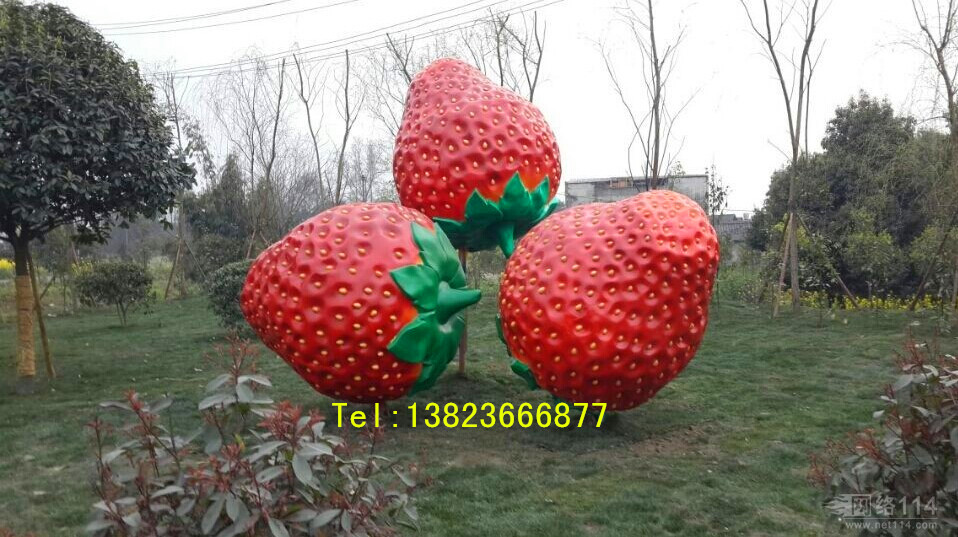供应用于户外景观的玻璃钢水果草莓雕塑 玻璃钢水果雕塑