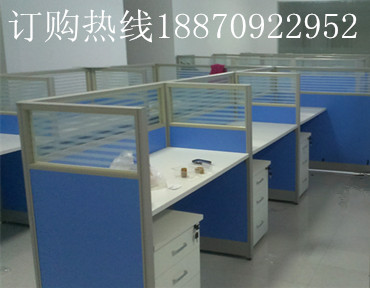 襄樊市屏风式办公桌厂家   屏风卡位办公桌  屏风办公桌厂家直销