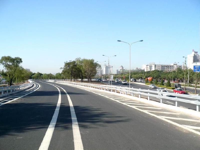 嘉鱼高速公路设施工程急需喷塑护栏批发