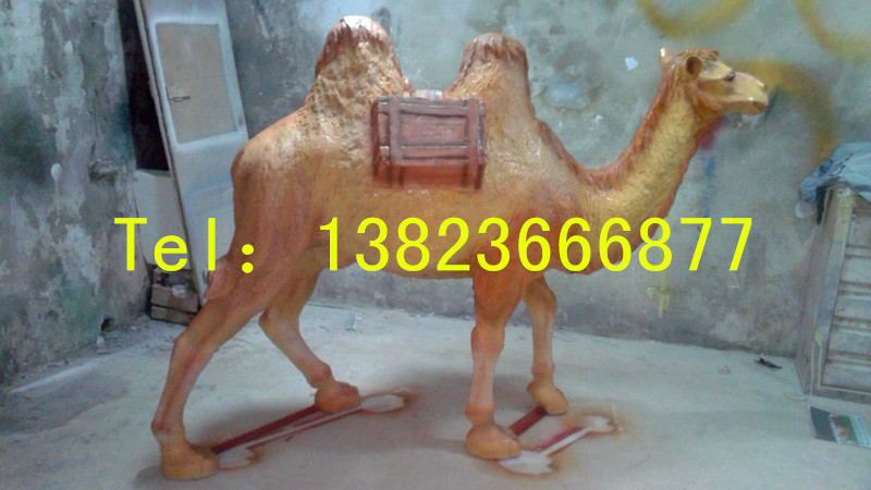 深圳市玻璃钢仿真骆驼雕塑厂家供应用于沙漠展品的玻璃钢仿真骆驼雕塑 玻璃钢动物雕塑