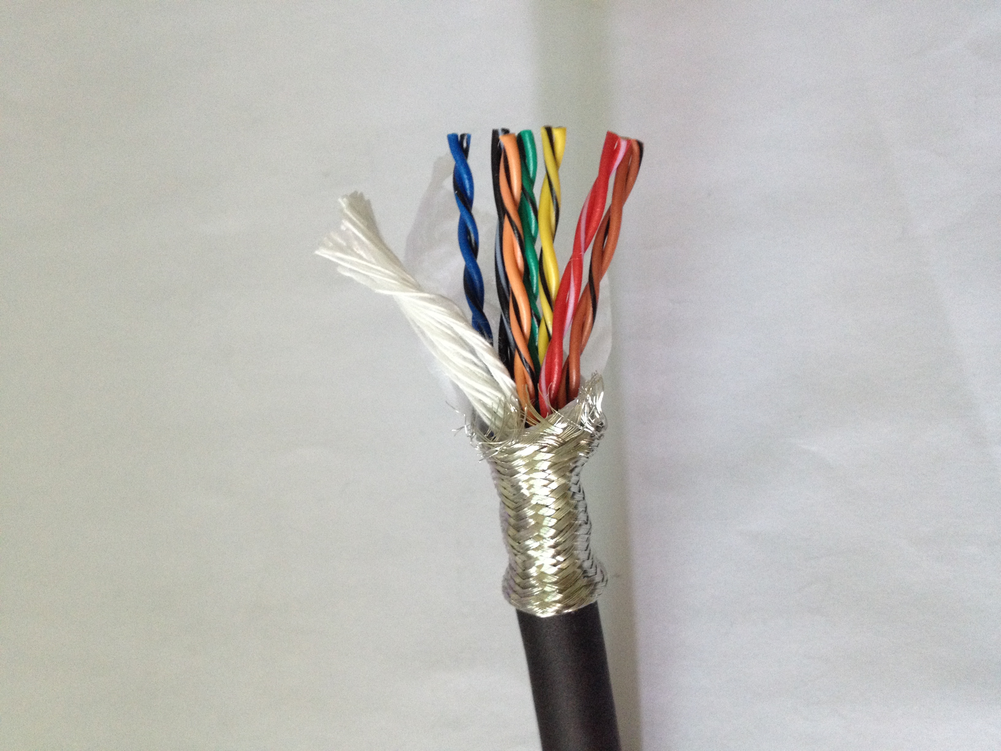 高度速电缆厂家 电缆供应商高速拖链电缆 进口电缆替代