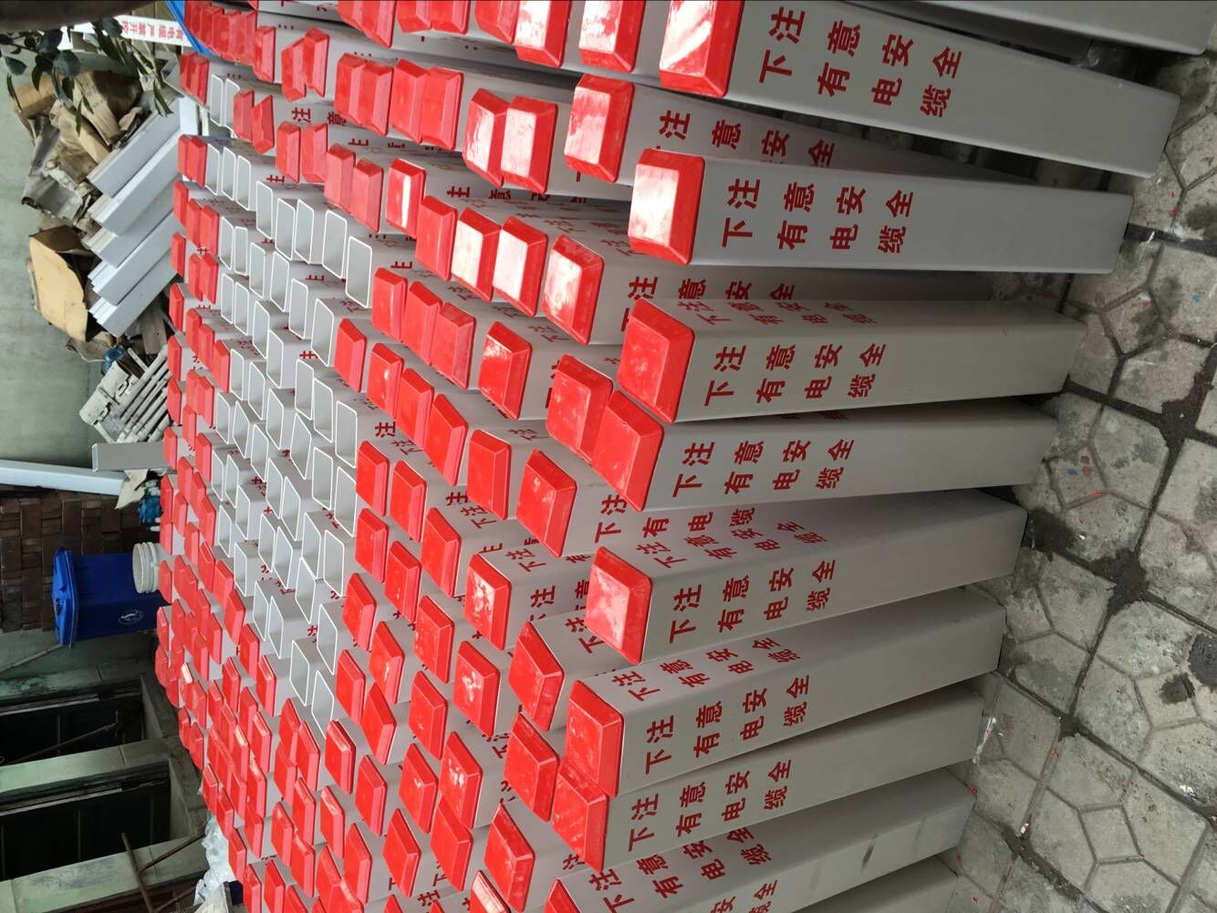 供应南京玻璃钢材质水文断面桩厂家直销
