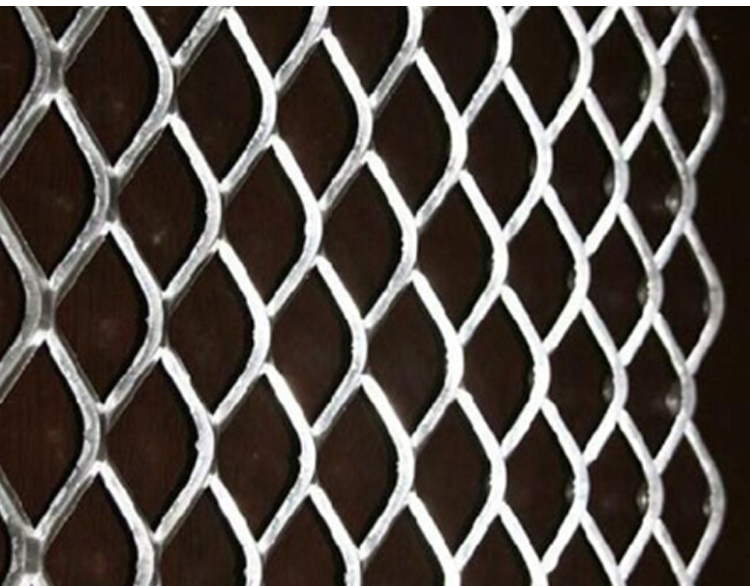 广西钢板网广西钢板网 304不锈钢板网现货 轻轨工程防护网 护栏网 菱形冲孔网批发