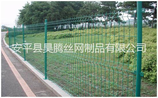 安平昊腾专业生产双边丝护栏网 围山圈地围网图片