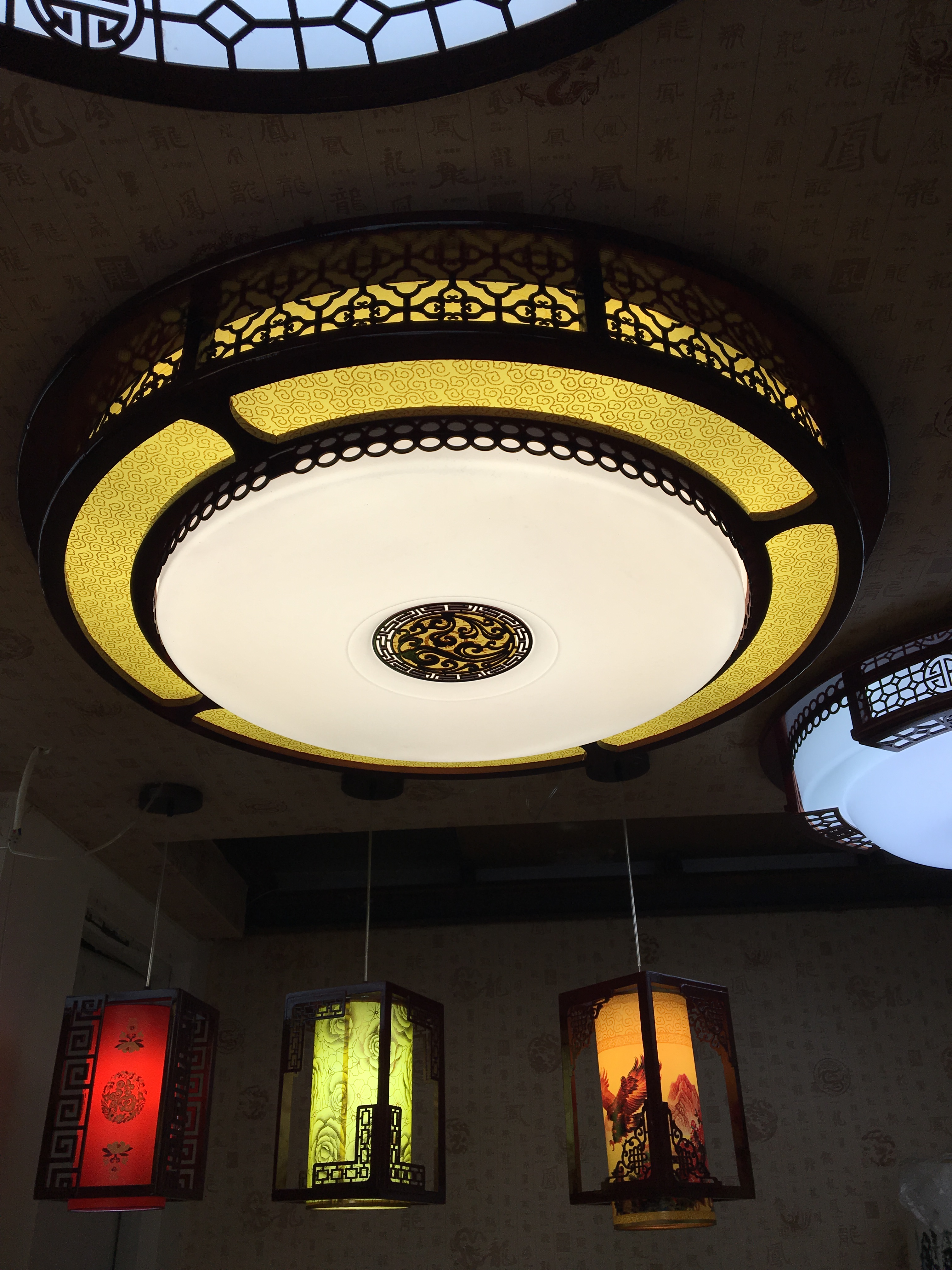 中式实木灯厂家批发，批发现代中式圆形客厅吸顶灯，新中式吸顶灯图片