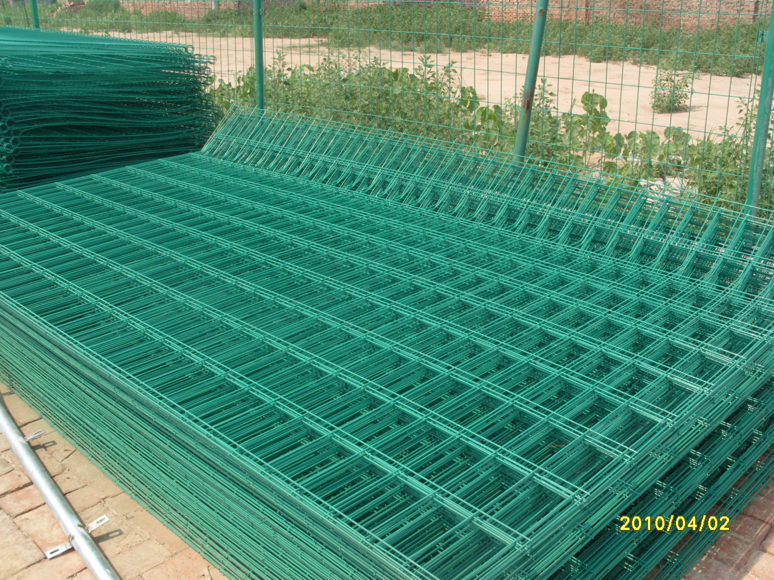 广东佛山金栏厂生产双边丝护栏 广东佛山金栏厂生产双边丝护栏价格