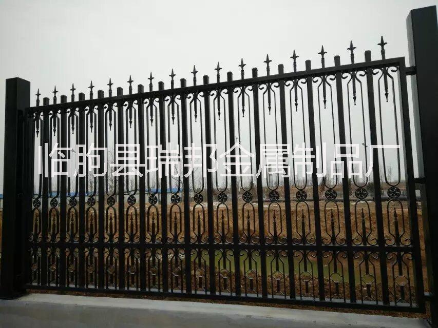 厂家直供铁艺护栏铁艺围栏铁艺围墙别墅围栏围墙庭院围墙图片