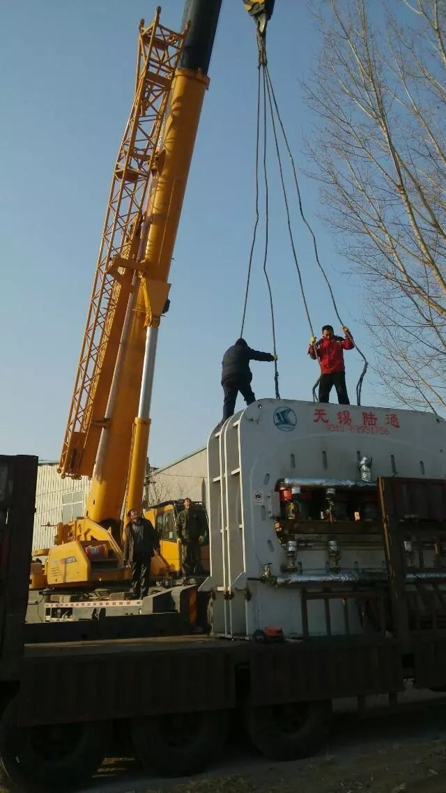 供应北京丰台130吨吊车出租