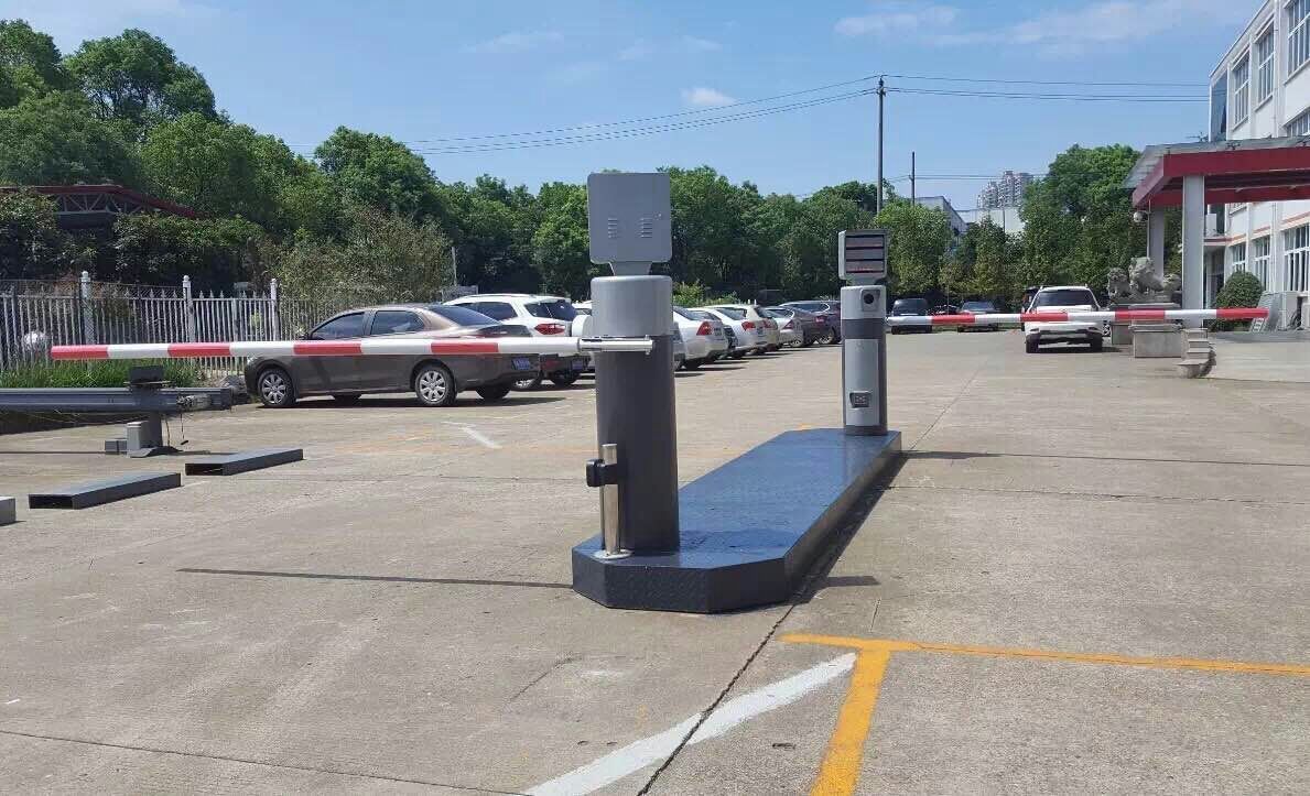 小区道闸收费系统 车牌识别停车场智能管理系统