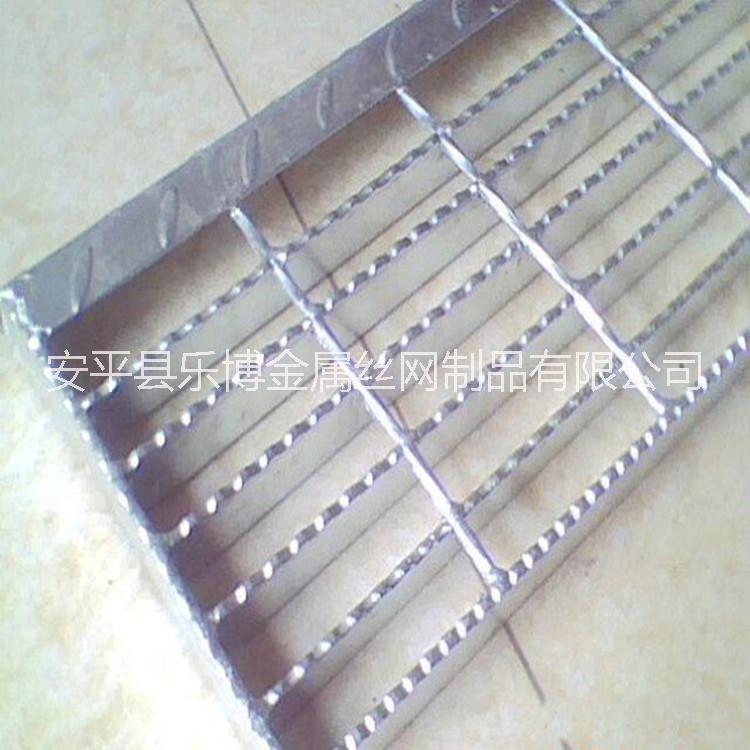 南京镀锌钢格板江苏钢梯踏步板厂家专业生产图片