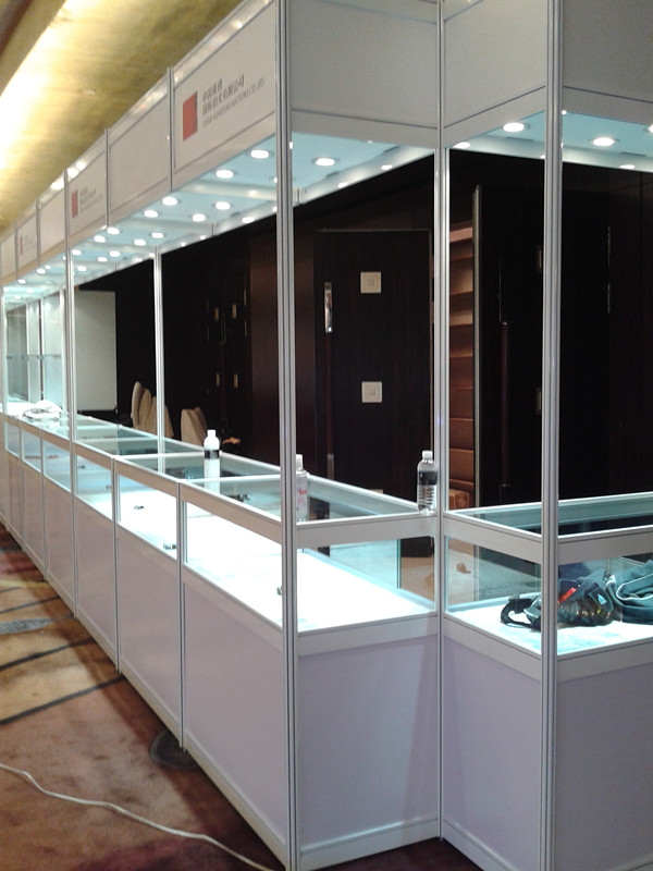 北京八棱柱展柜搭建  精品珠宝展柜租赁，拍卖会专用展柜设计