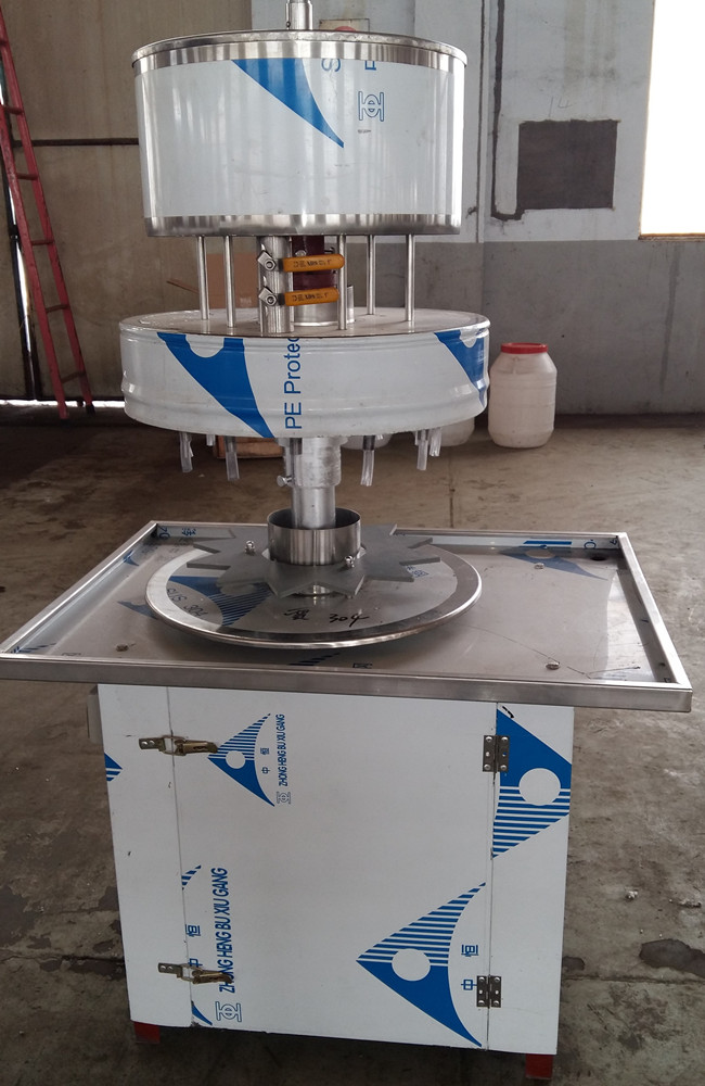 白酒灌装机 液体定量灌装机 小型半自动灌装机