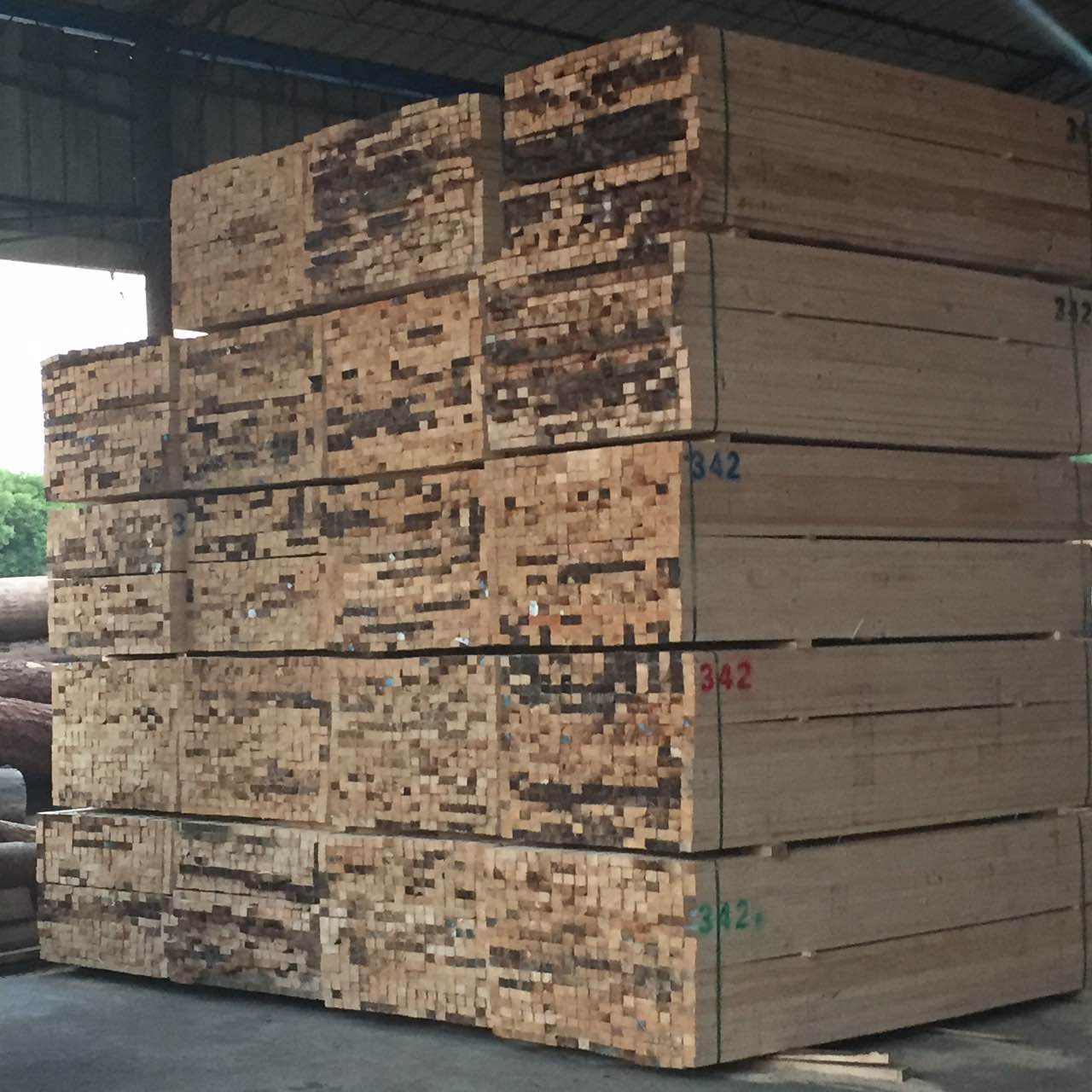 进口铁杉板材供应