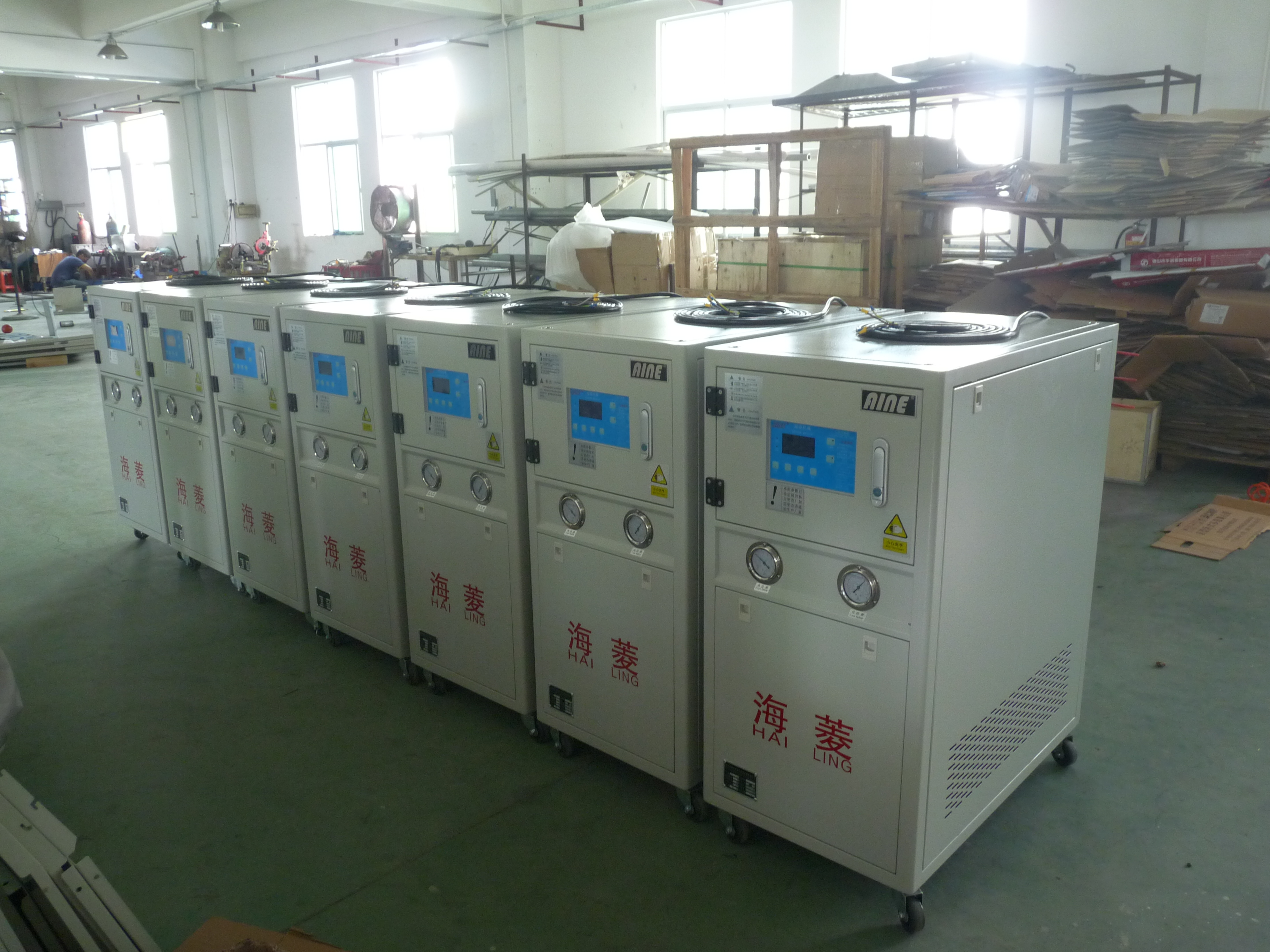 深圳工业冷水机厂家，螺杆冷水机