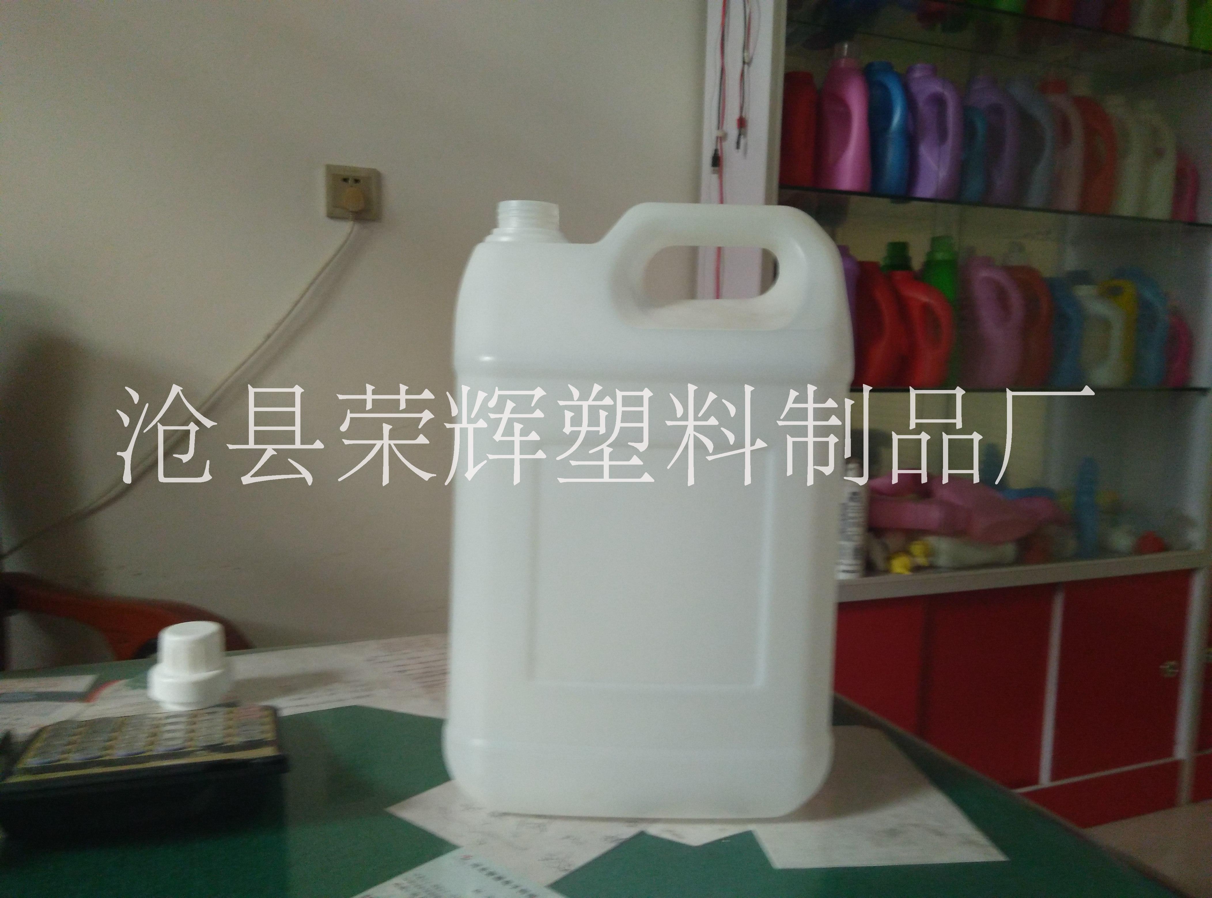 10升尿素桶价格 10升堆码桶价格 河北沧州4升桶价格尿素桶厂家