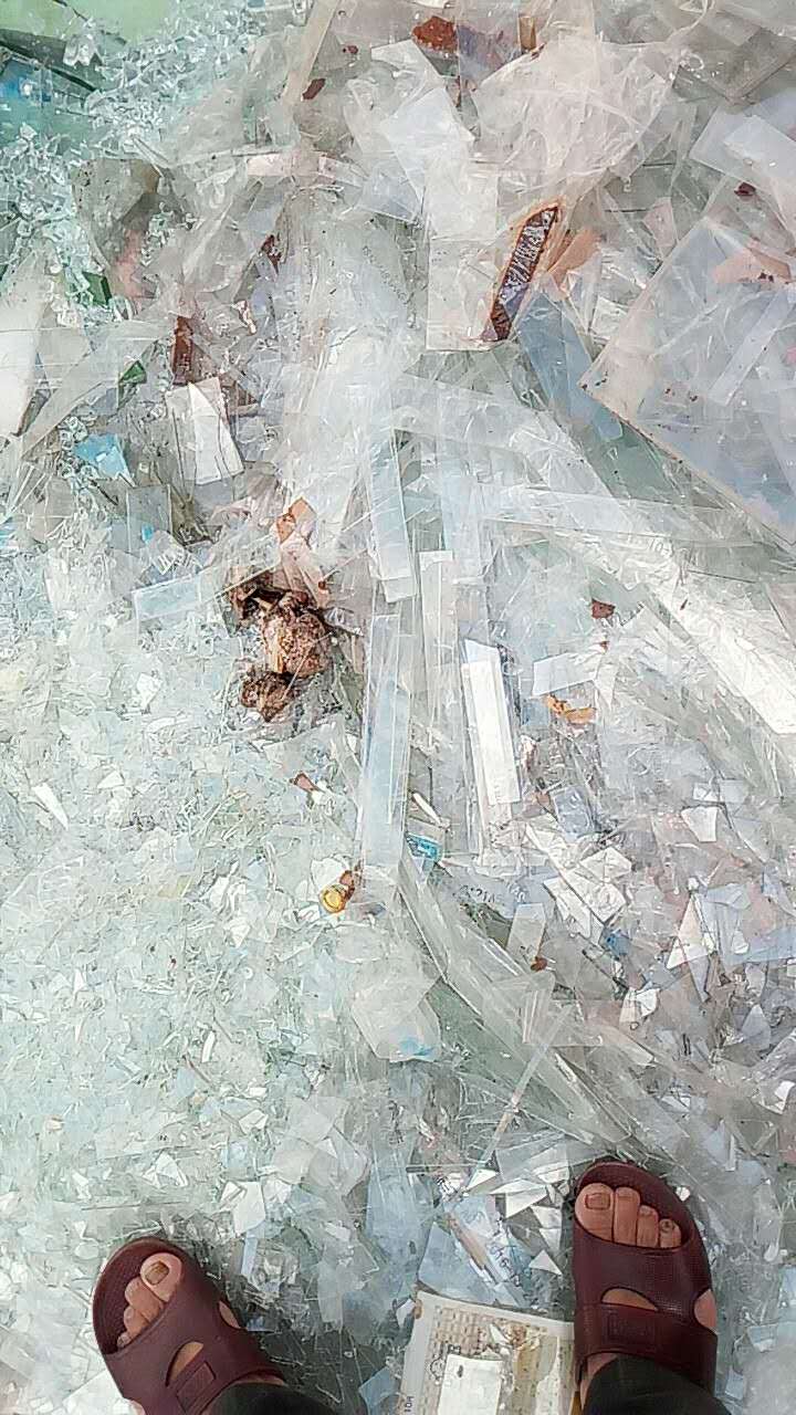 深圳上门回收碎玻璃厂家 深圳专业收购各种碎玻璃 高价大量回收碎玻璃图片