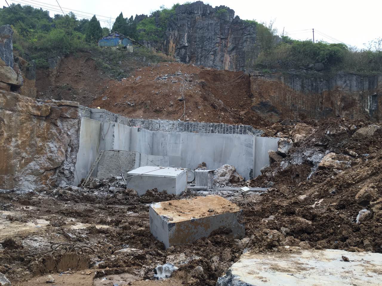 广西石材矿山厂家 广西石材矿山开采 广西石材矿山批发 广西石材厂图片