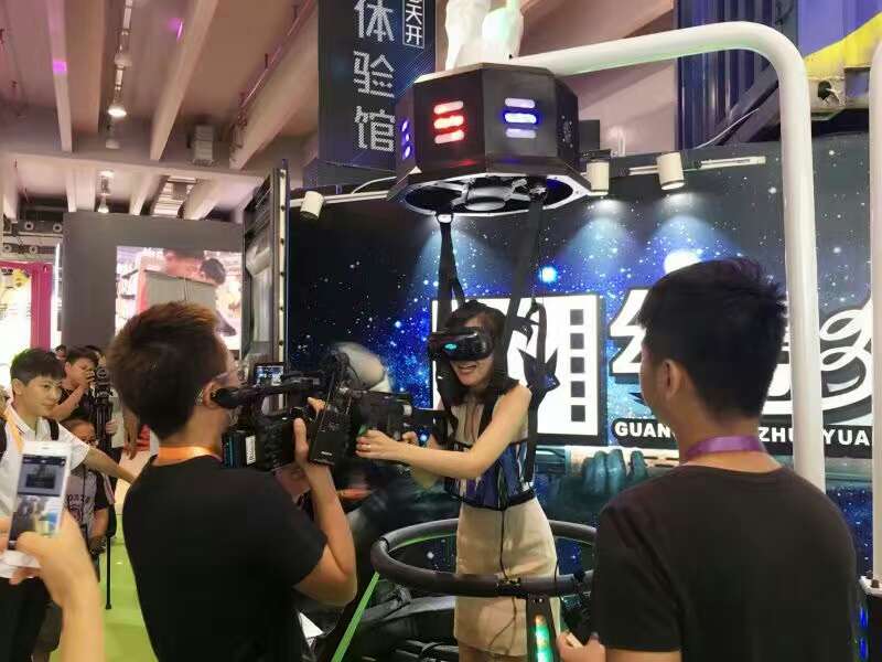 广州VR跑步机出租 VR万向射击游戏 虚拟现实体验设备