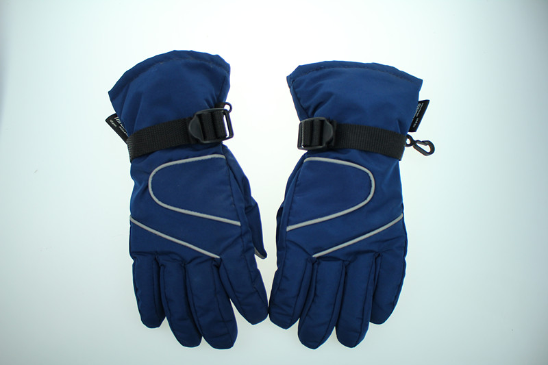定制滑雪手套免费打版试样保暖手套