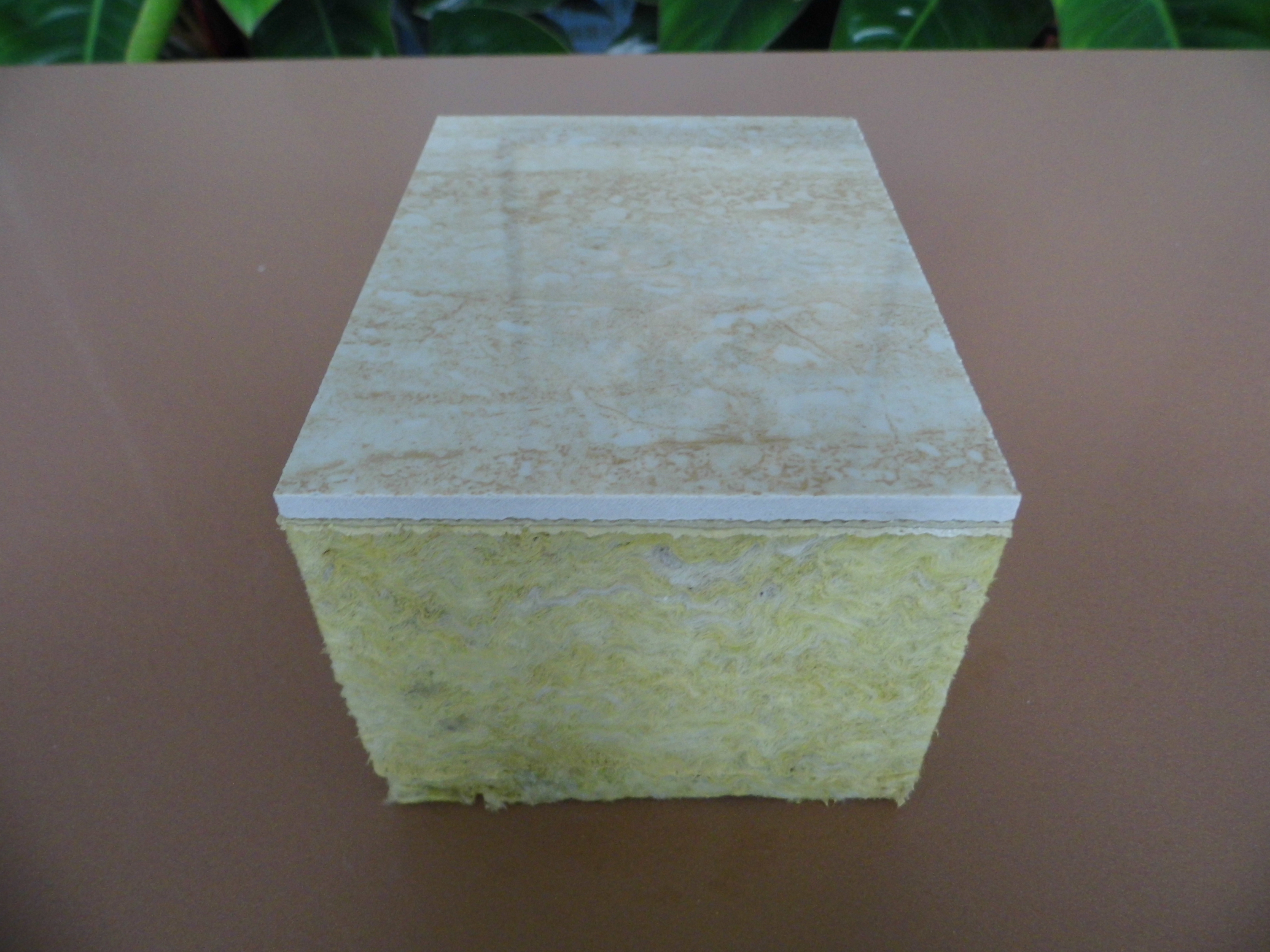 (木化石）超薄陶瓷保温一体板批发
