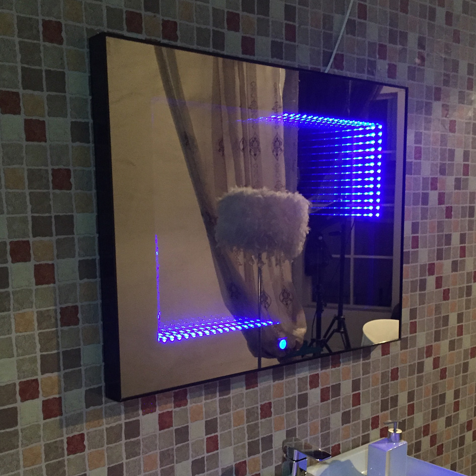 卫浴智能LED浴室镜触摸开关隧道镜化妆镜防水防雾蓝灯节能 外贸