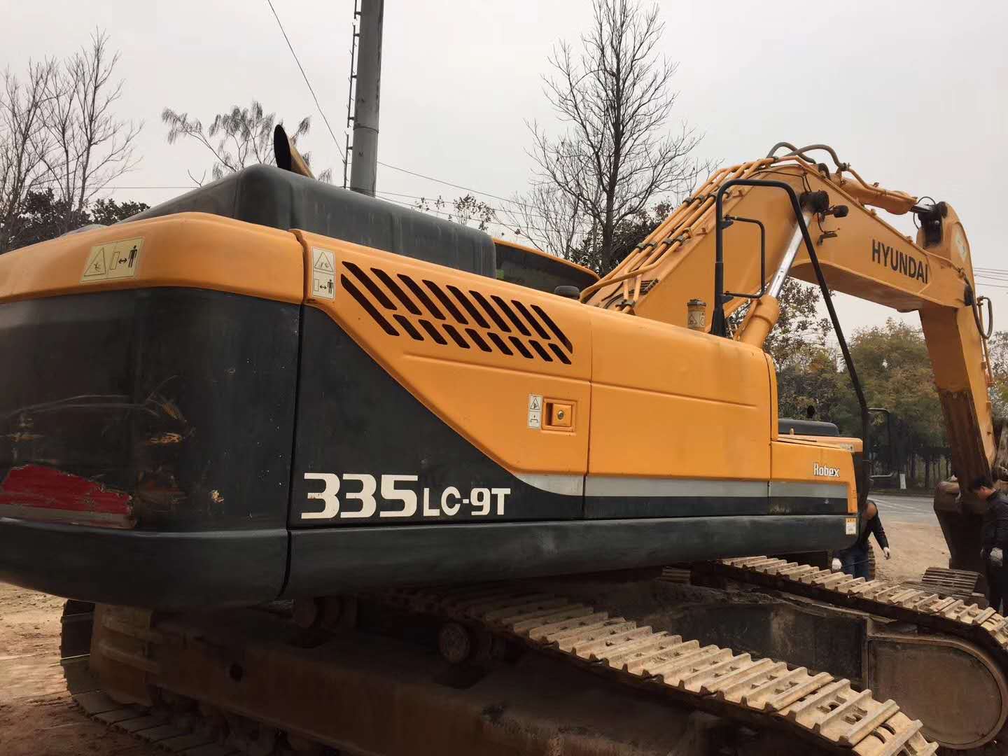 供应出售现代二手挖掘机 出售现代R335-9T挖掘机