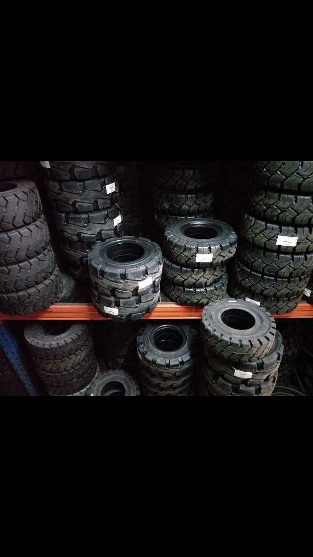 黑胶实心轮胎、黑胶实心轮胎厂家、黑胶实心轮胎采购、黑胶实心轮胎价格