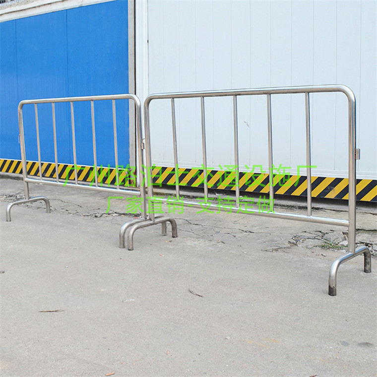 广州不锈钢铁马 交通铁马 广场围闭护栏 地铁护栏图片