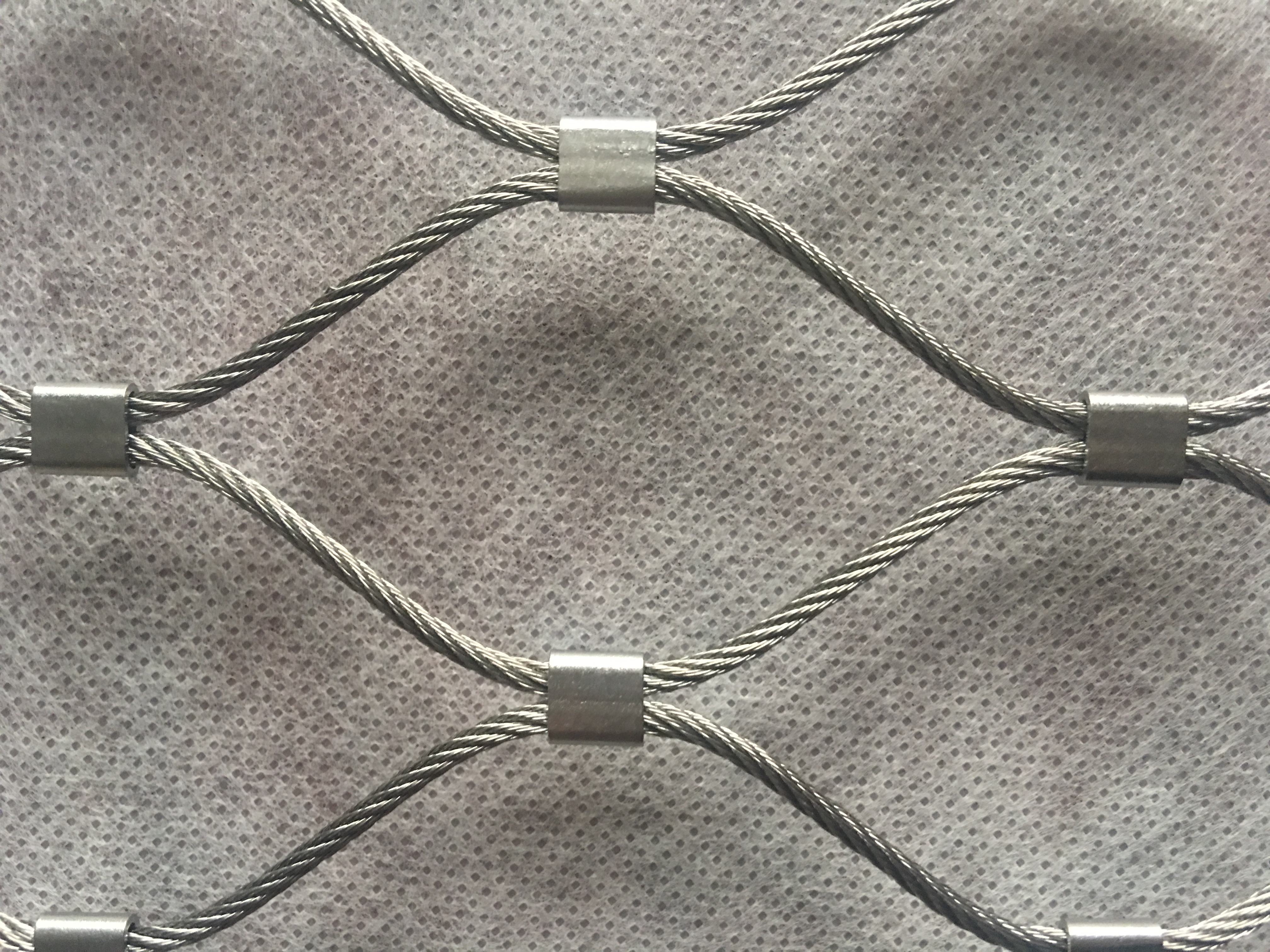 供应柔性不锈钢卡扣钢丝绳网
