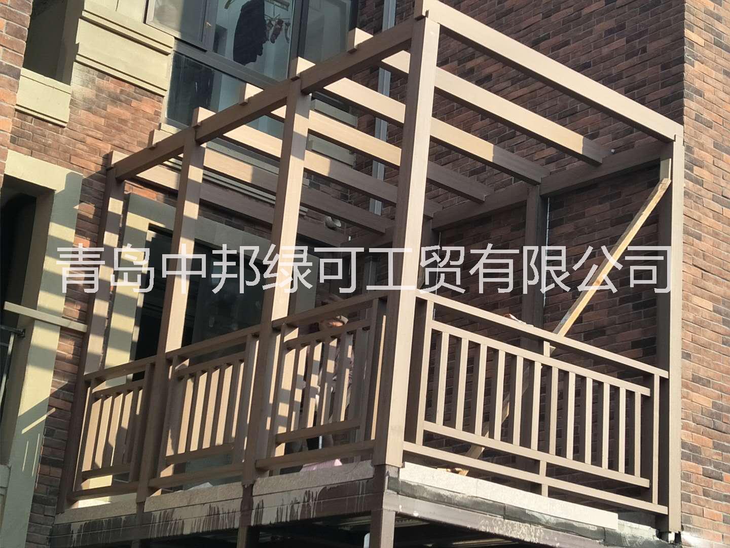 青岛木塑花架生产厂家安装/优质的木塑连廊生产厂家安装