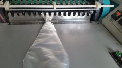 温州市奶油三角袋制袋机厂家奶油三角袋制袋机 电脑奶油袋异形三角袋制袋机