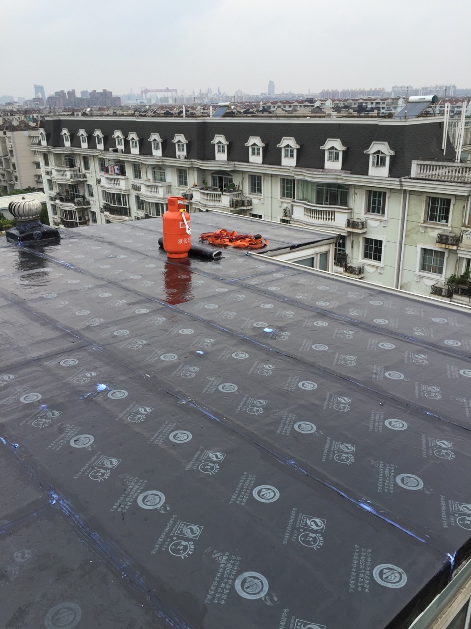 上海屋面防水、工厂屋面漏水维修、彩钢瓦屋面漏水