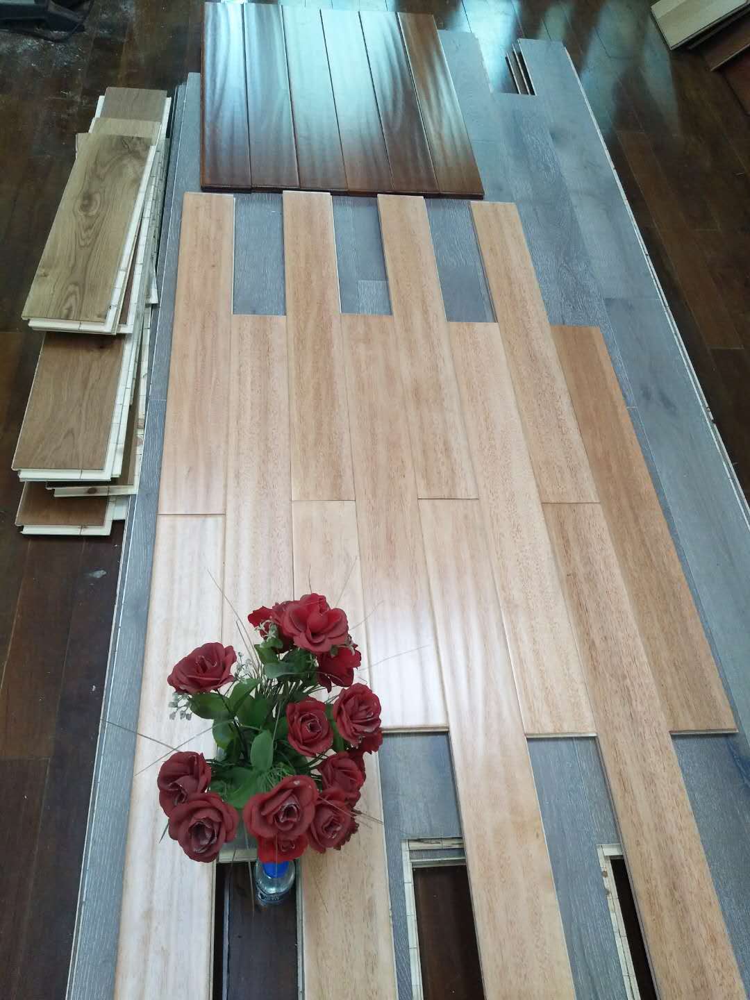 哪里的实木板好  多层木板批发价格  实地板批发  地板厂家 实木地板批发价格图片