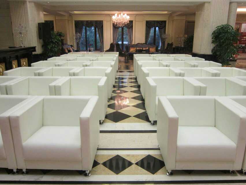 北京沙发租赁公司白色方沙发租赁圆弧沙发租图片