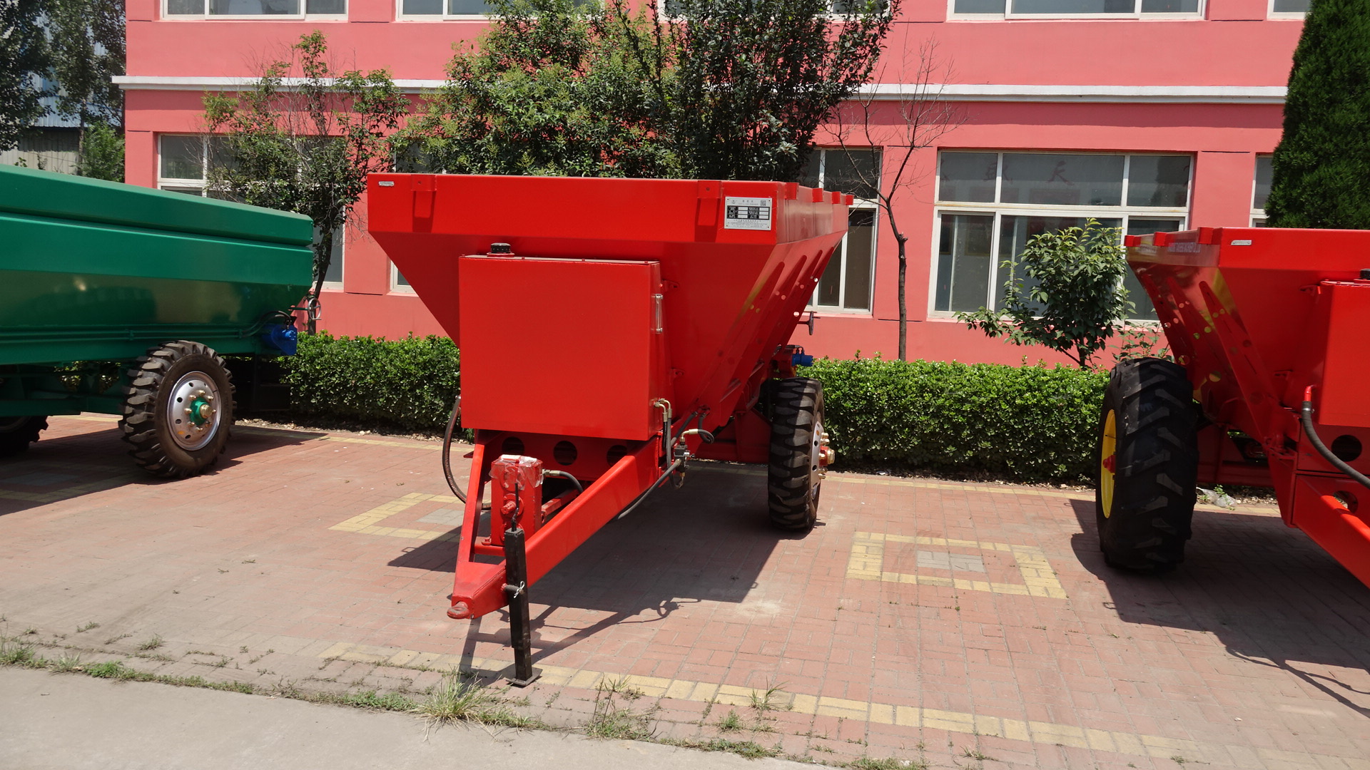 新型扬肥机，农用洒肥机，施肥机械