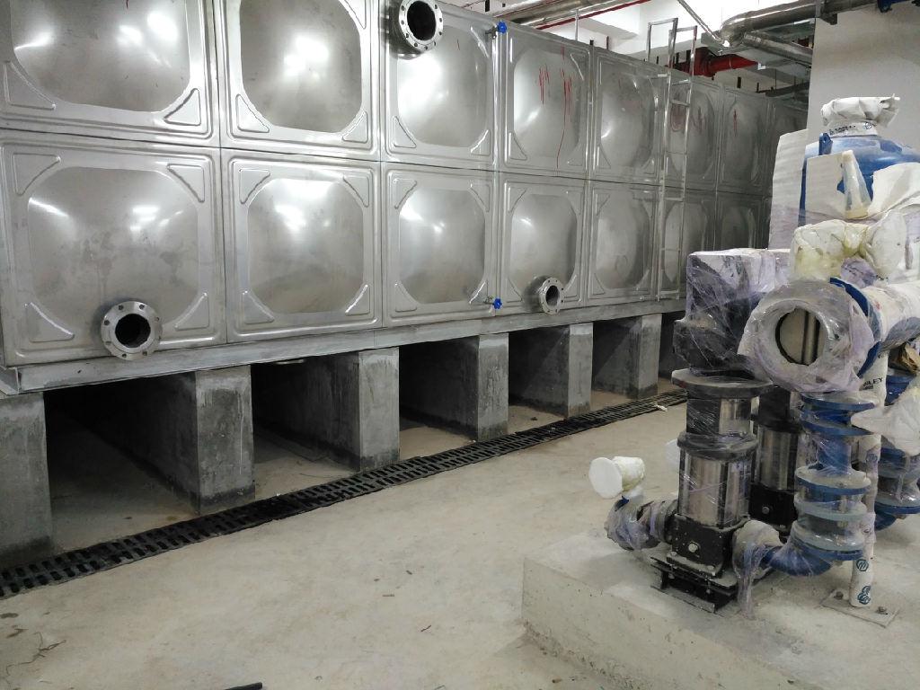 深圳保温水箱·恒压供水304不锈钢板·水箱焊接现场·生活水箱·水箱·不锈钢保温水箱