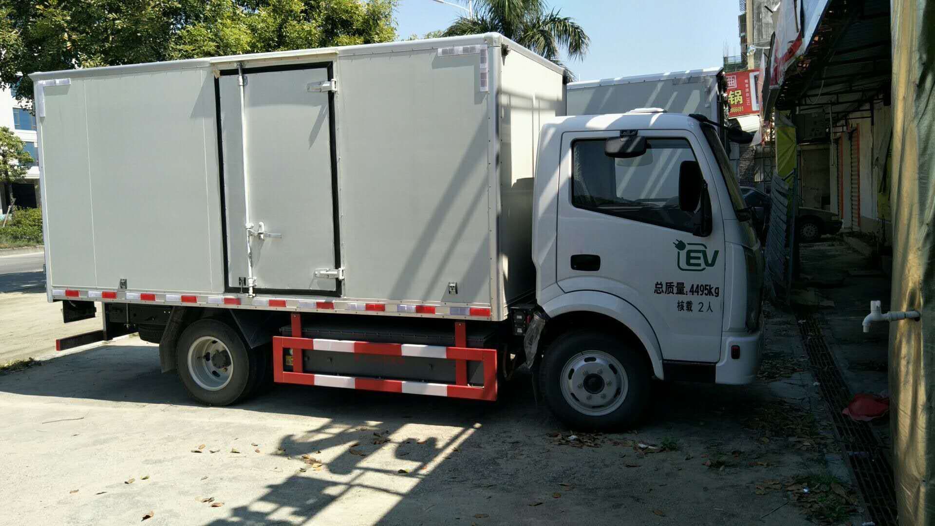 楚风箱式货车 新能源电动物流运输货车 城市配送图片
