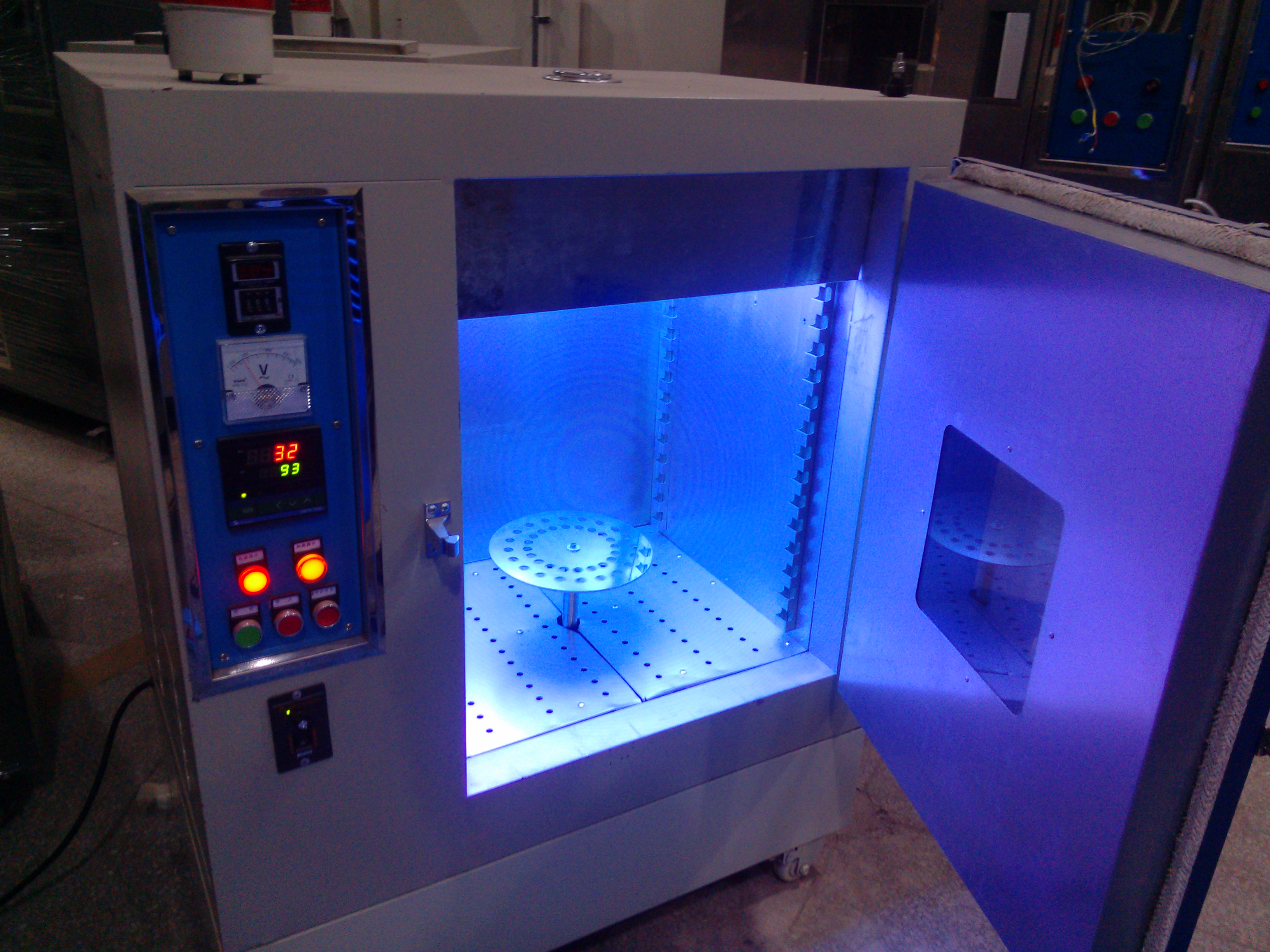 厂家直销 光伏组件紫外线老化试验箱 紫外线耐气候老化试验箱 UV老化试验箱（非标）图片
