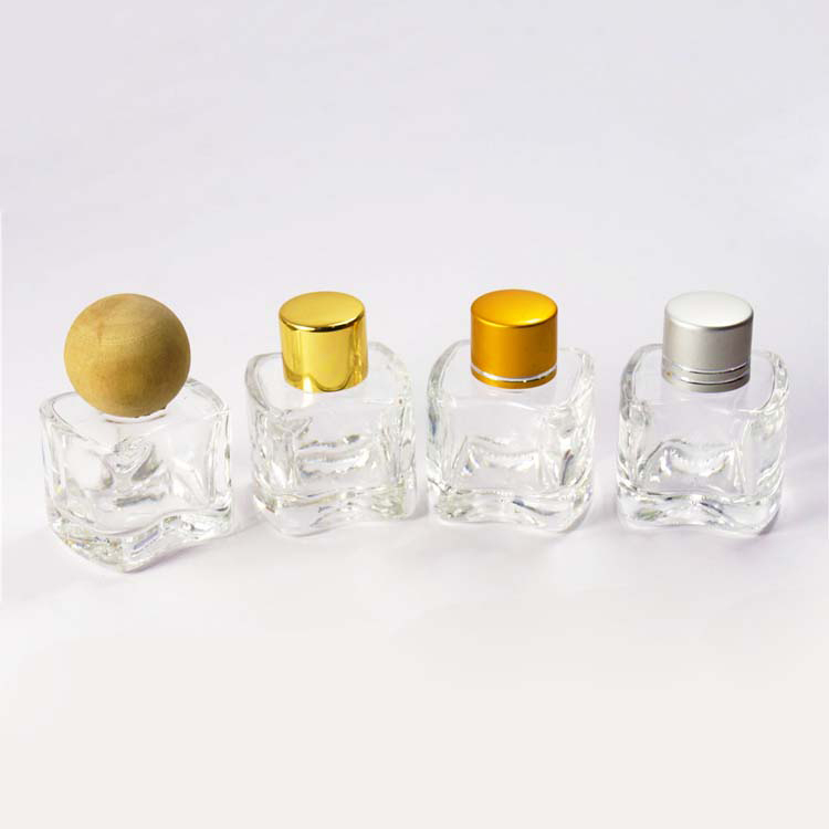 广州市玻璃香水瓶厂家供应玻璃香水瓶吊饰玻璃瓶